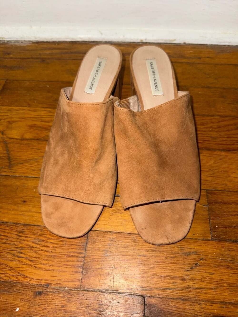 Saks Fifth Avenue Mules Size 8M Suede Heels